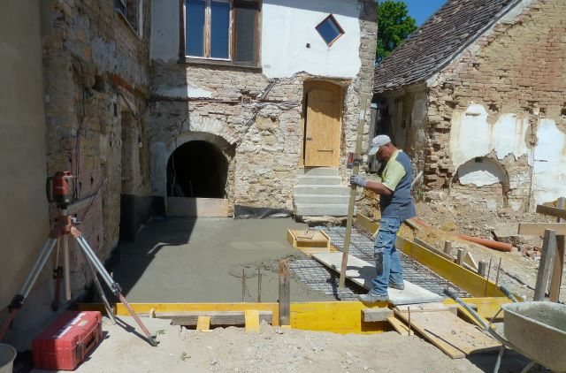 Fundamentplatte in Hollenstein